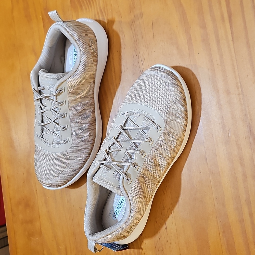 Skechers Womens Tan Go Step Sneaker Size 9 Wide